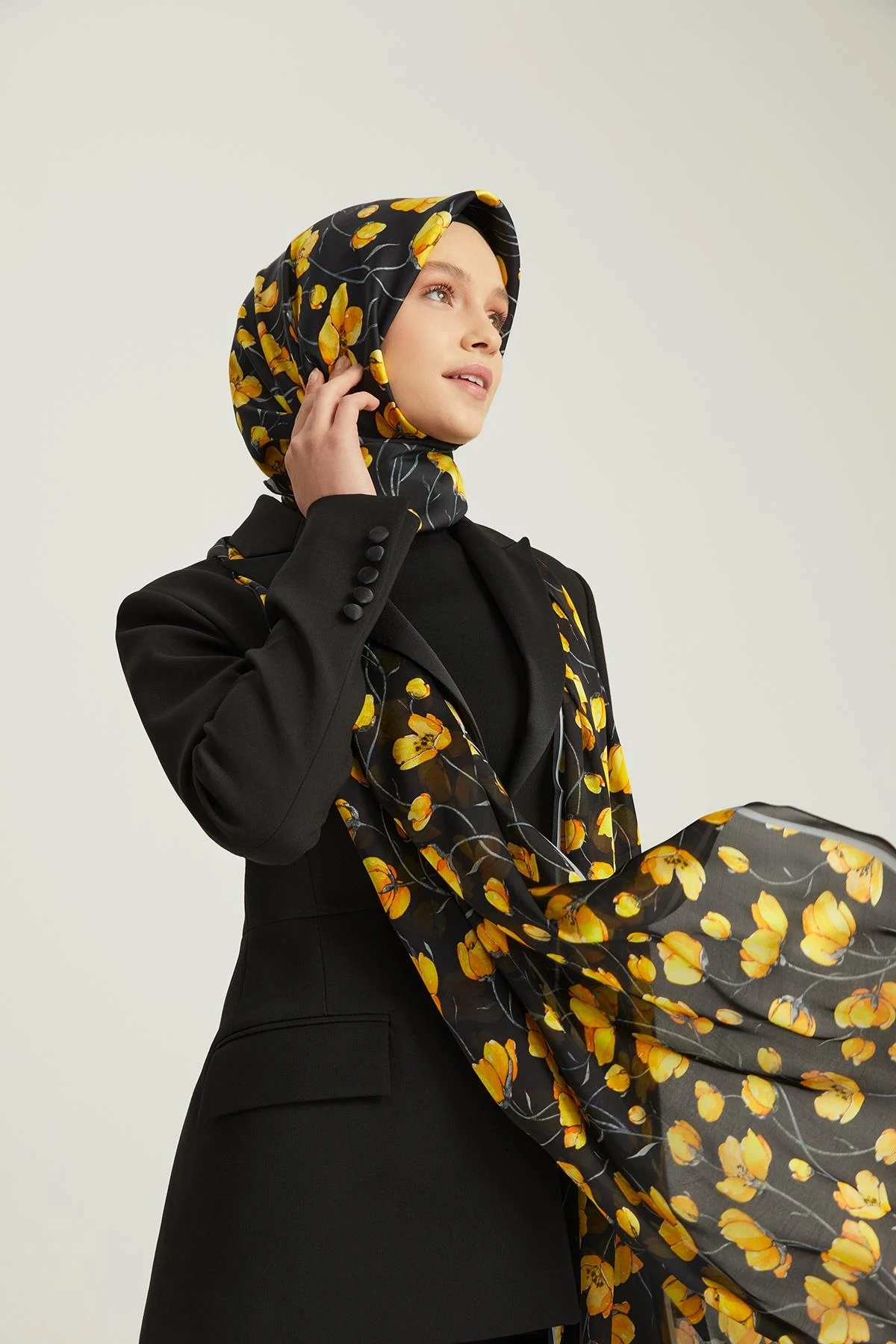 Poanes DESENLİ ÇİFT TARAFLI TWILL İPEK EŞARP görseli 2