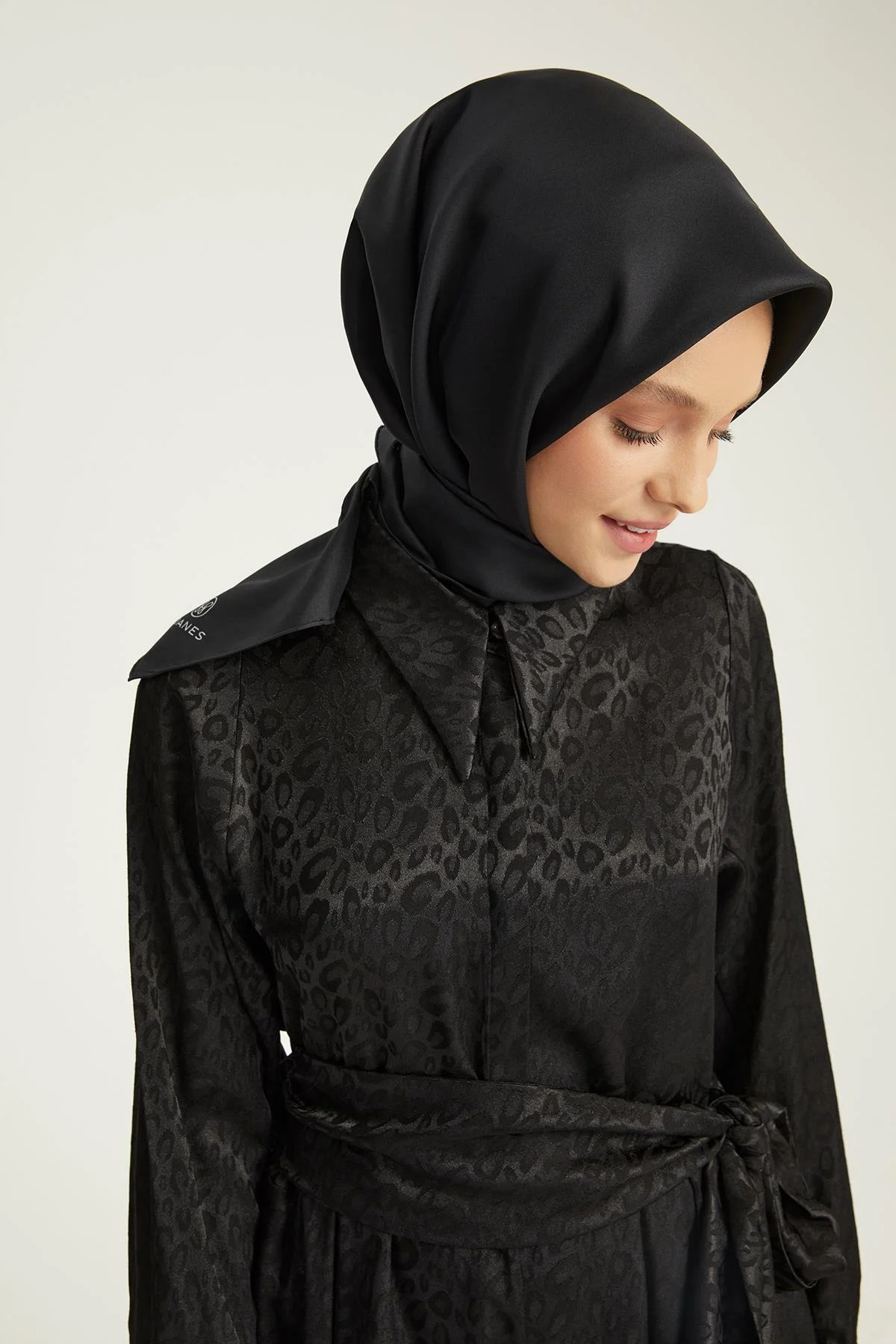 DÜZ ÇİFT TARAFLI TWILL İPEK EŞARP