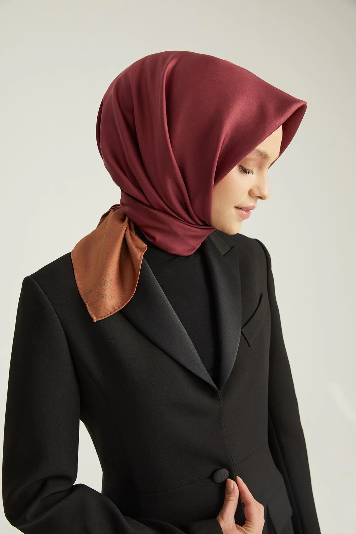 DÜZ ÇİFT TARAFLI TWILL İPEK EŞARP