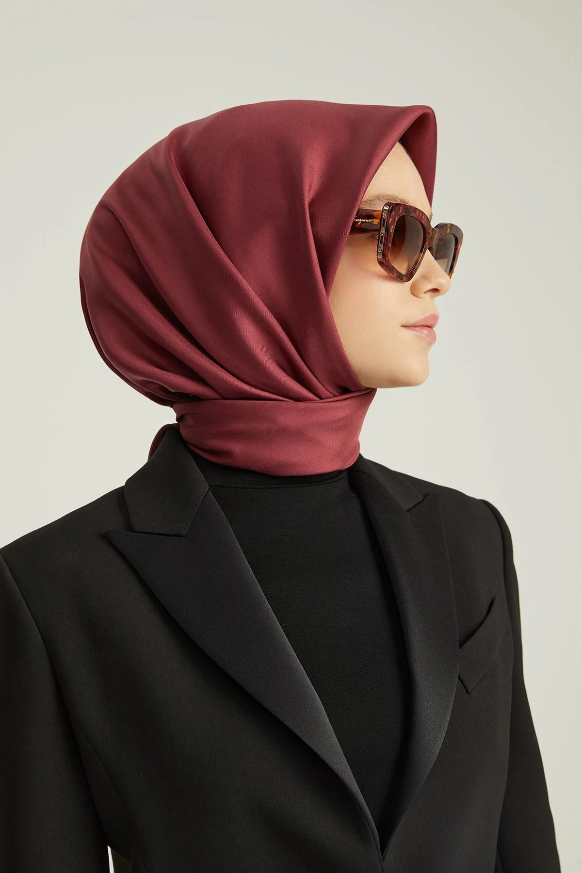 DÜZ ÇİFT TARAFLI TWILL İPEK EŞARP görseli 2