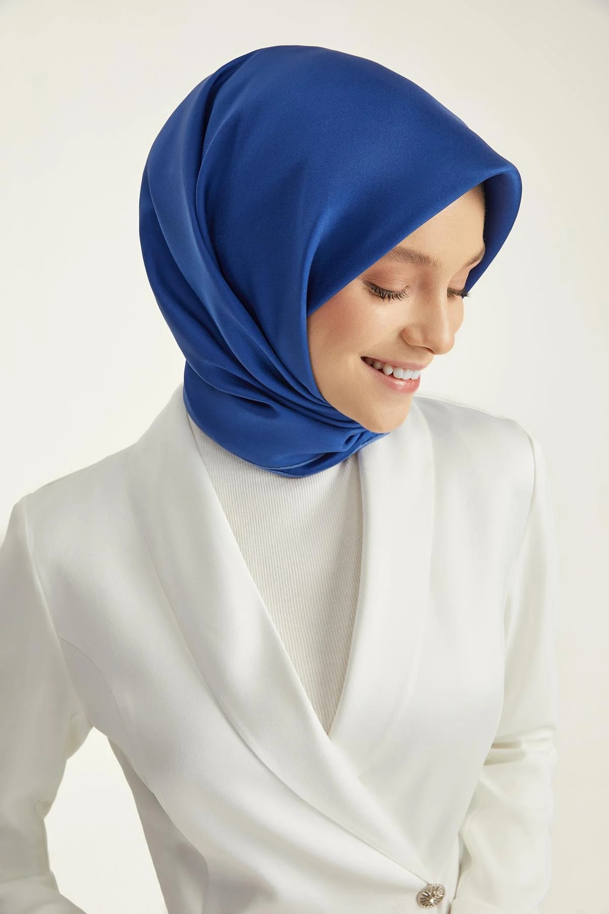 DÜZ ÇİFT TARAFLI TWILL İPEK EŞARP
