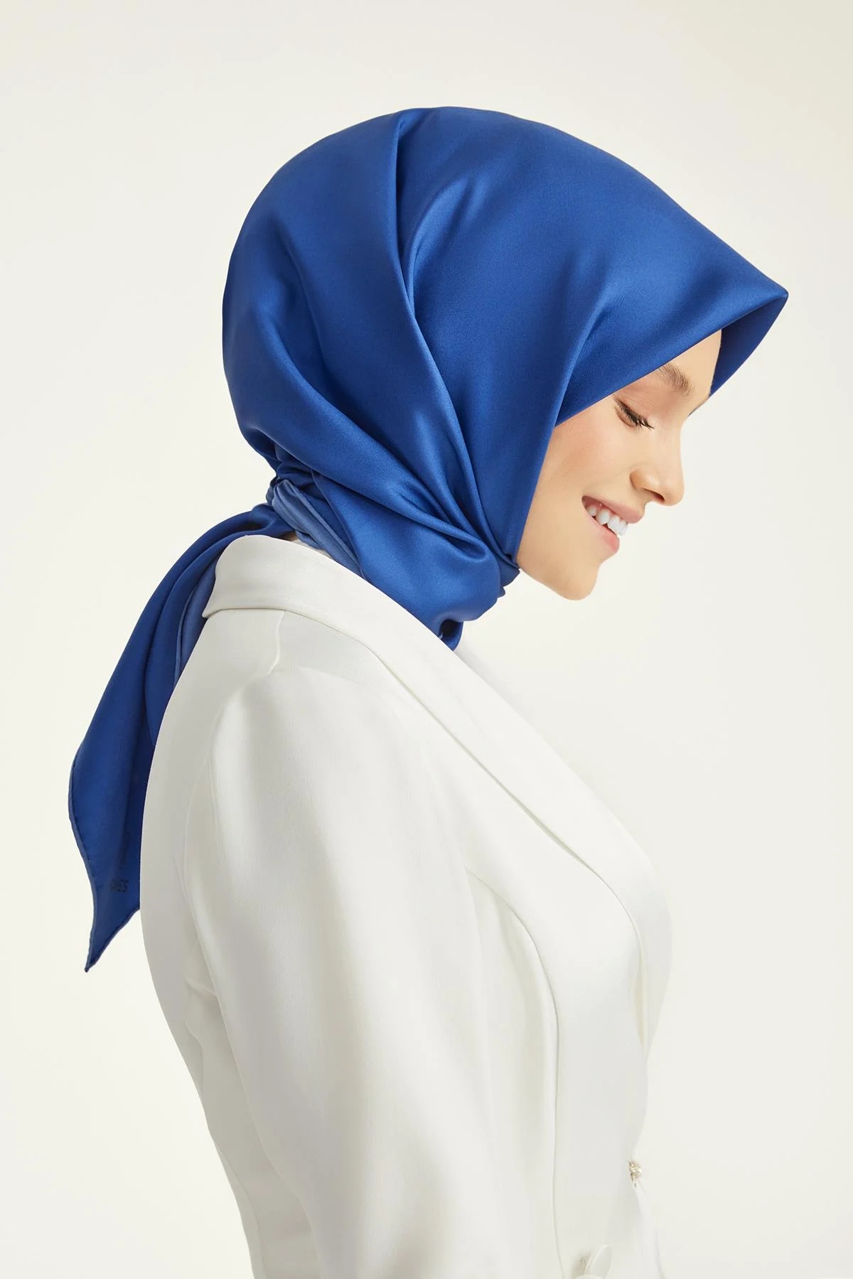 DÜZ ÇİFT TARAFLI TWILL İPEK EŞARP görseli 2