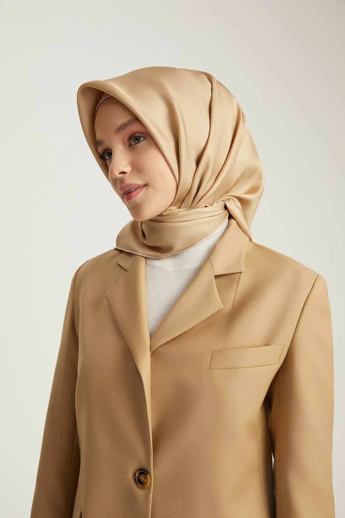 DÜZ ÇİFT TARAFLI TWILL İPEK EŞARP görseli 2