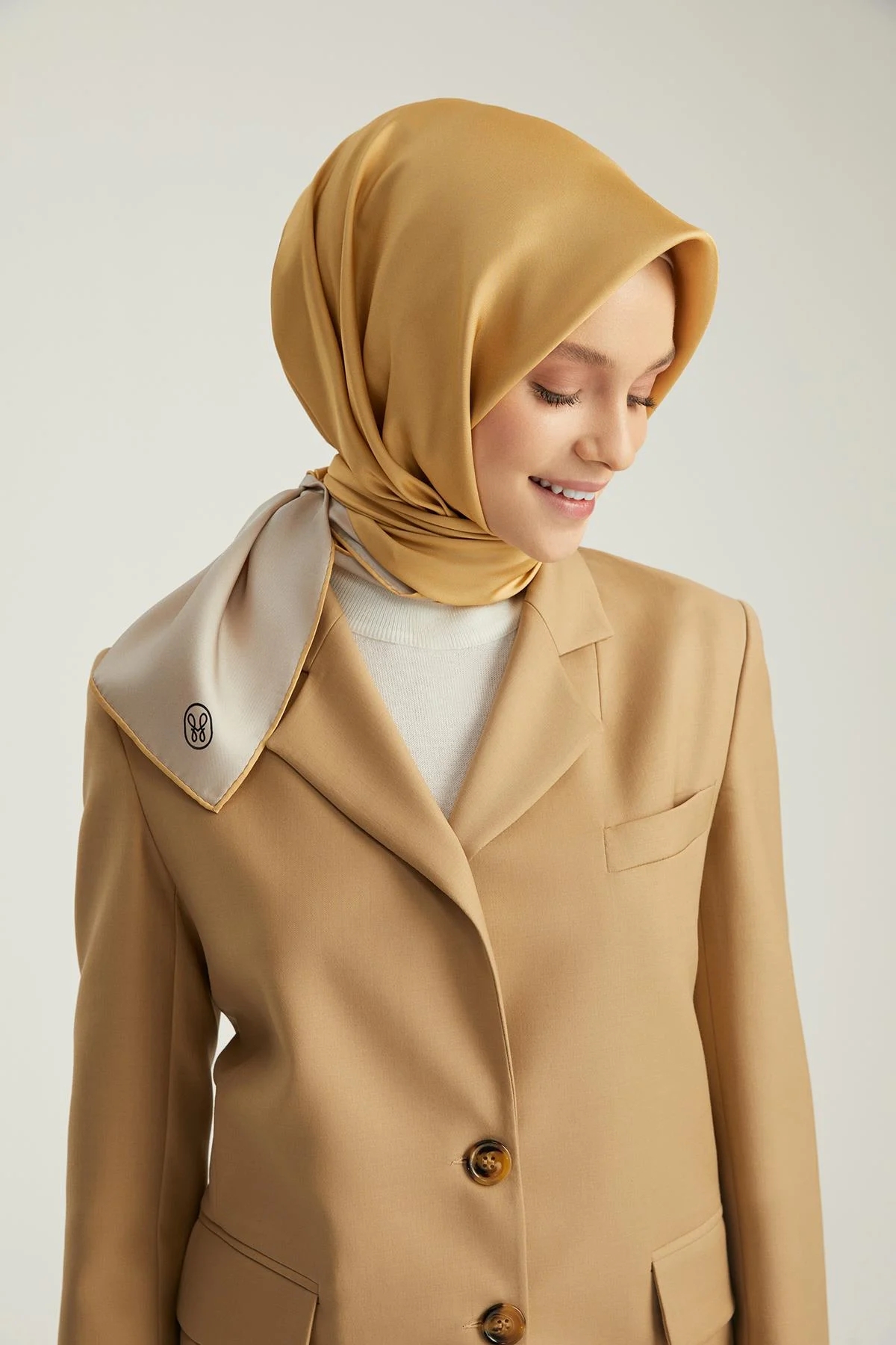 DÜZ ÇİFT TARAFLI TWILL İPEK EŞARP görseli 2