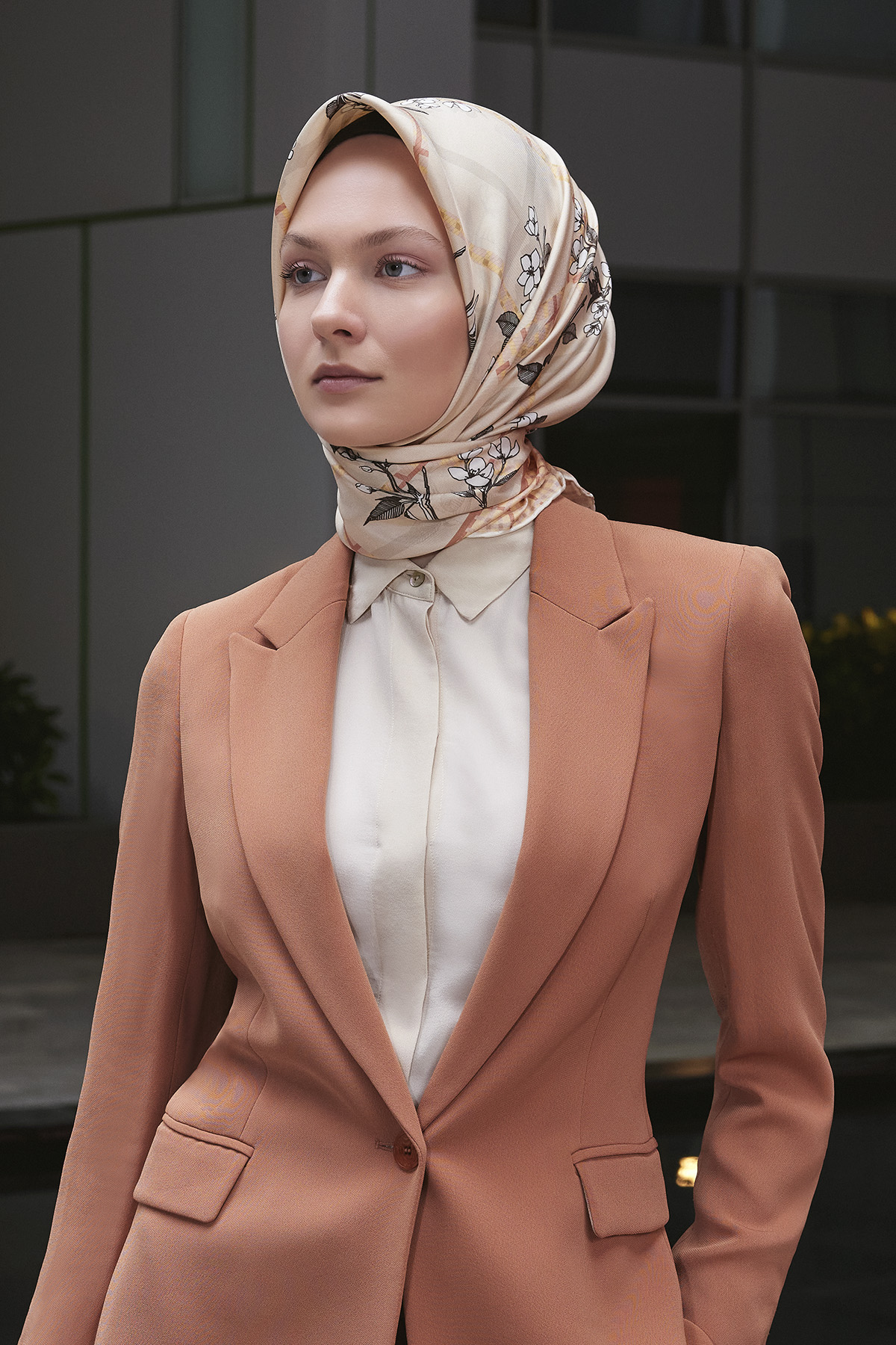 Poanes Bahar Dalı Desenli Twill İpek Eşarp görseli 5