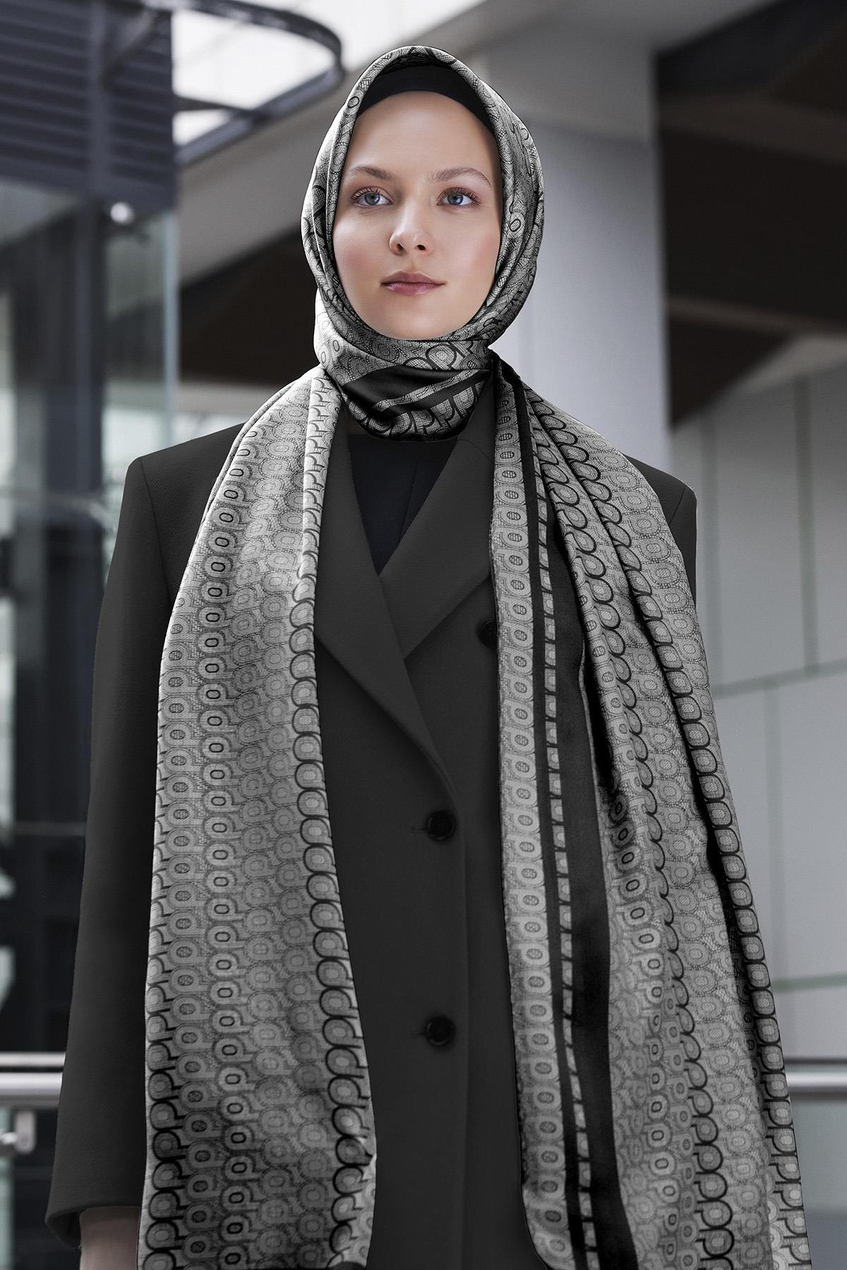 Monogram Desenli Krep İpek Şal